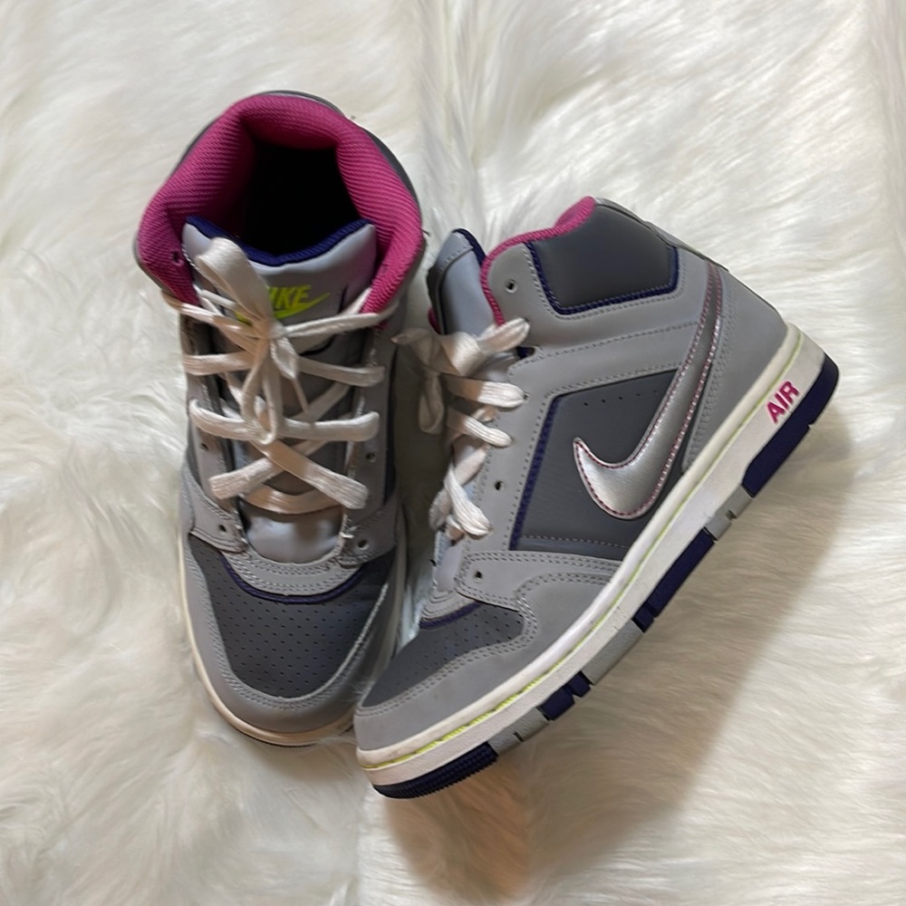 Nike Sneakers!